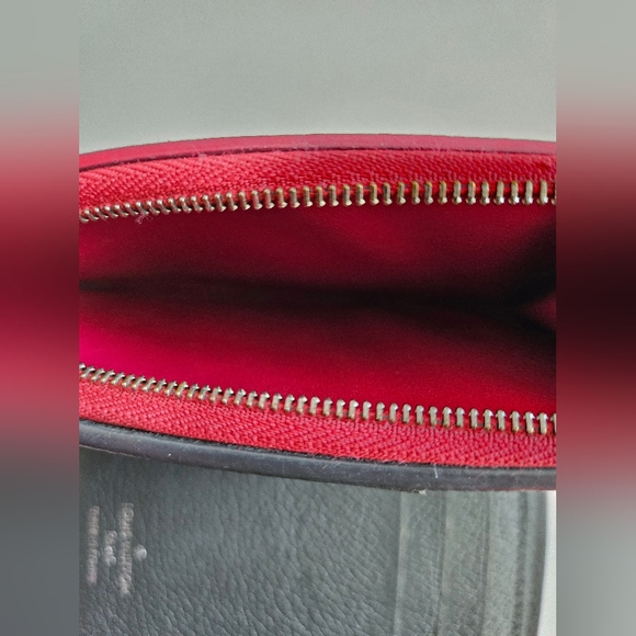 Louis Vuitton Etain & Creme MyLockMe Trifold Compact Wallet - Picture 8 of 10